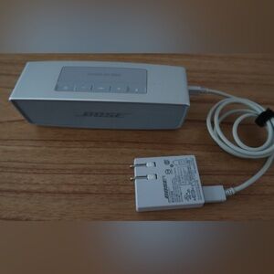 Bose SoundLink Mini II Bluetooth Speaker & Charger